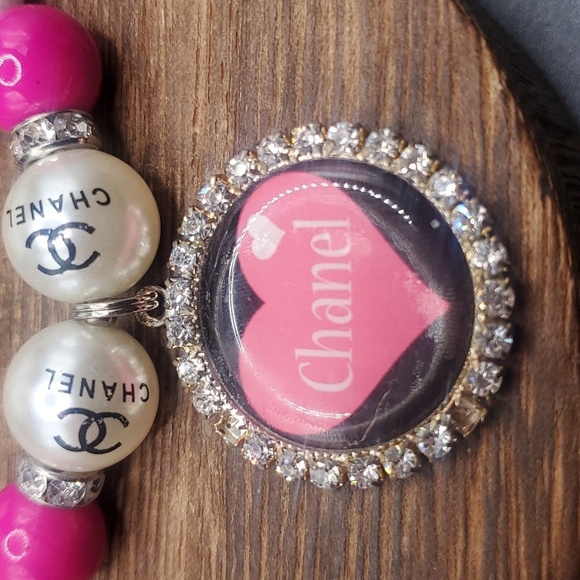 B1905 - Picture 2 of 2